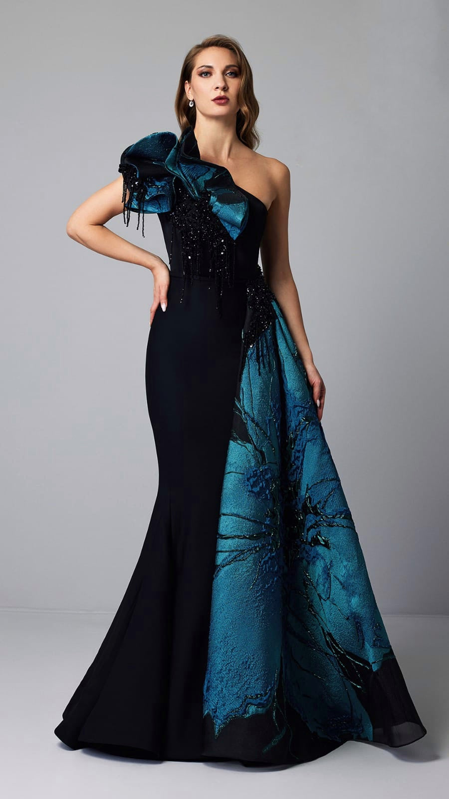 Elegant and captivating dress from the haute couture collection, featuring a unique and exclusive design.