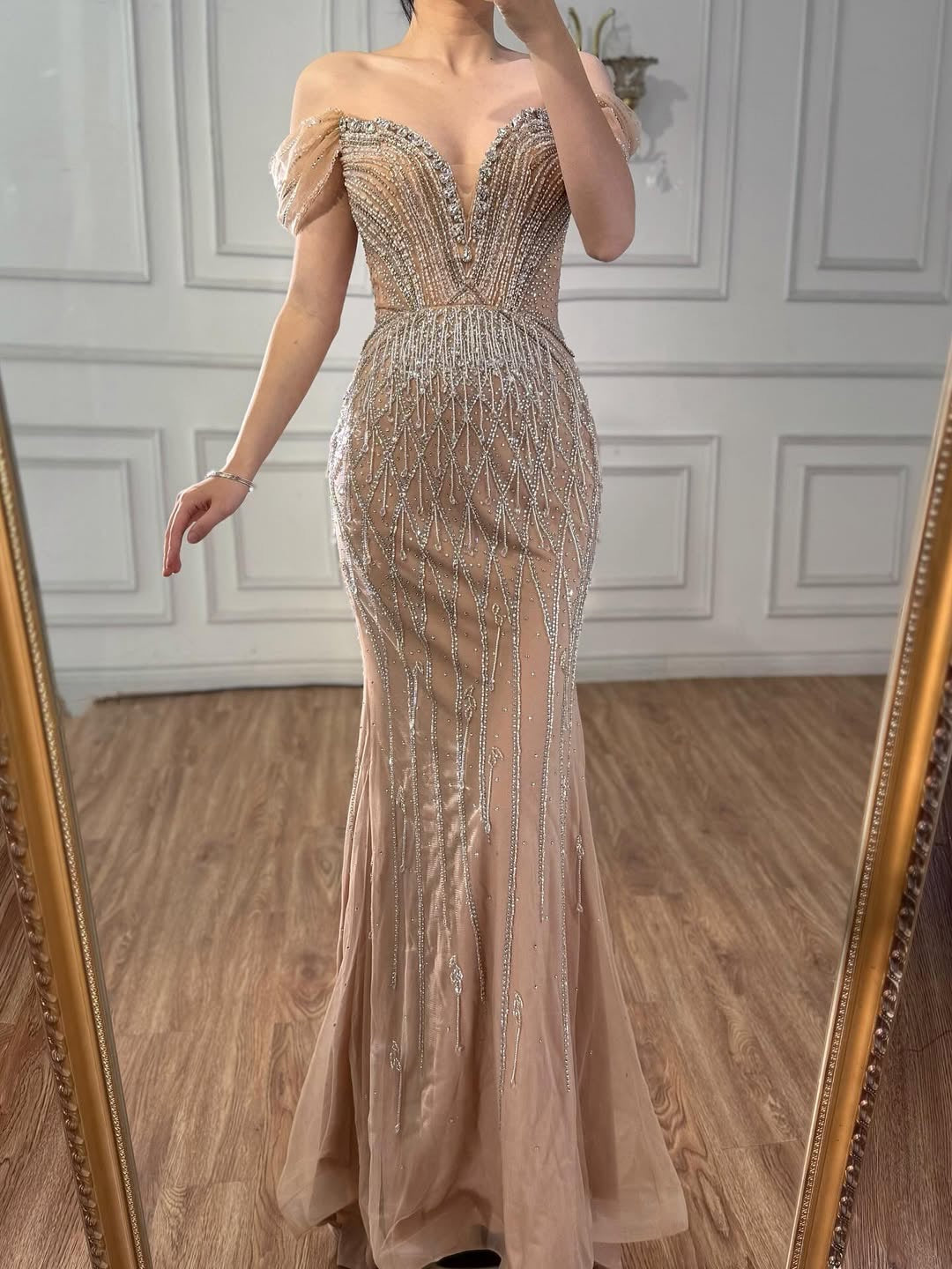 Akaber dress