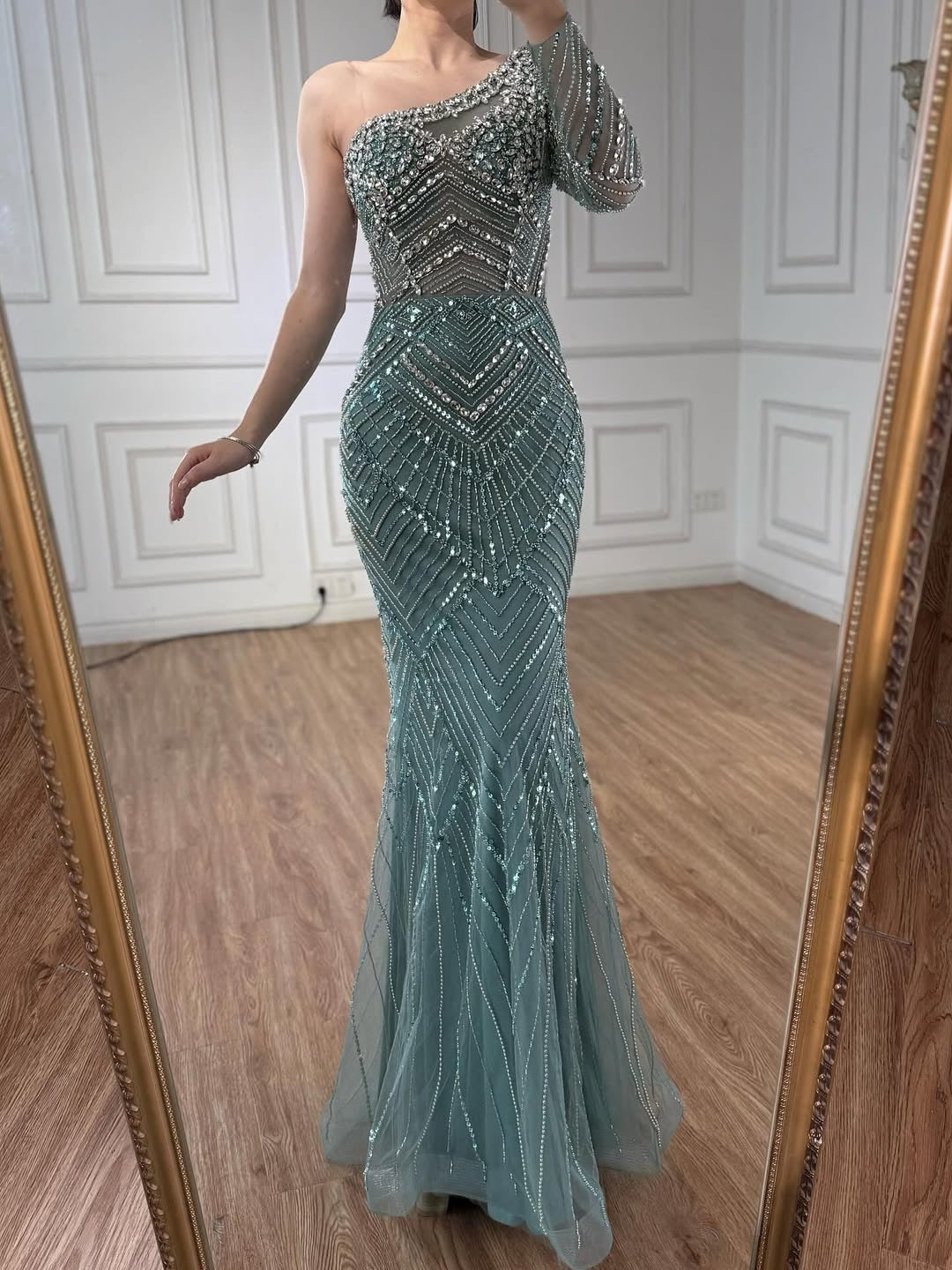 Akaber dress
