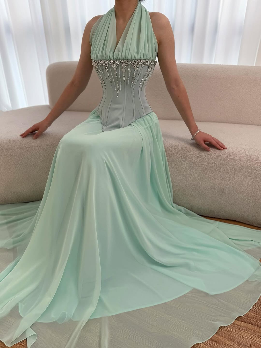 Akaber dress