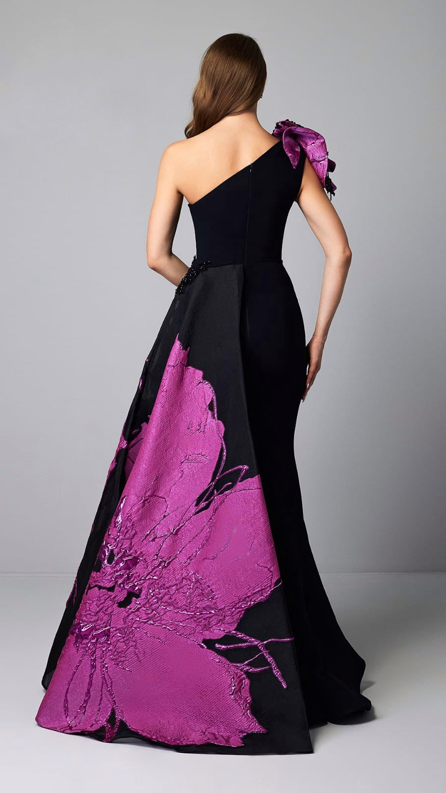 Elegant and captivating dress from the haute couture collection, featuring a unique and exclusive design.