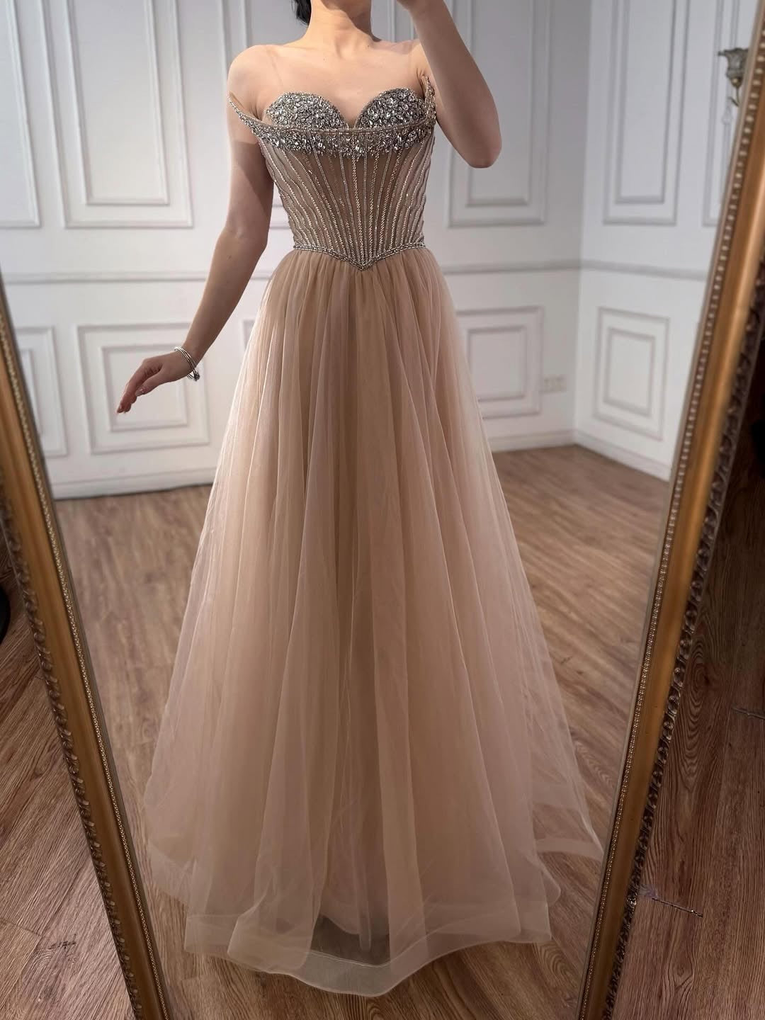 Akaber dress