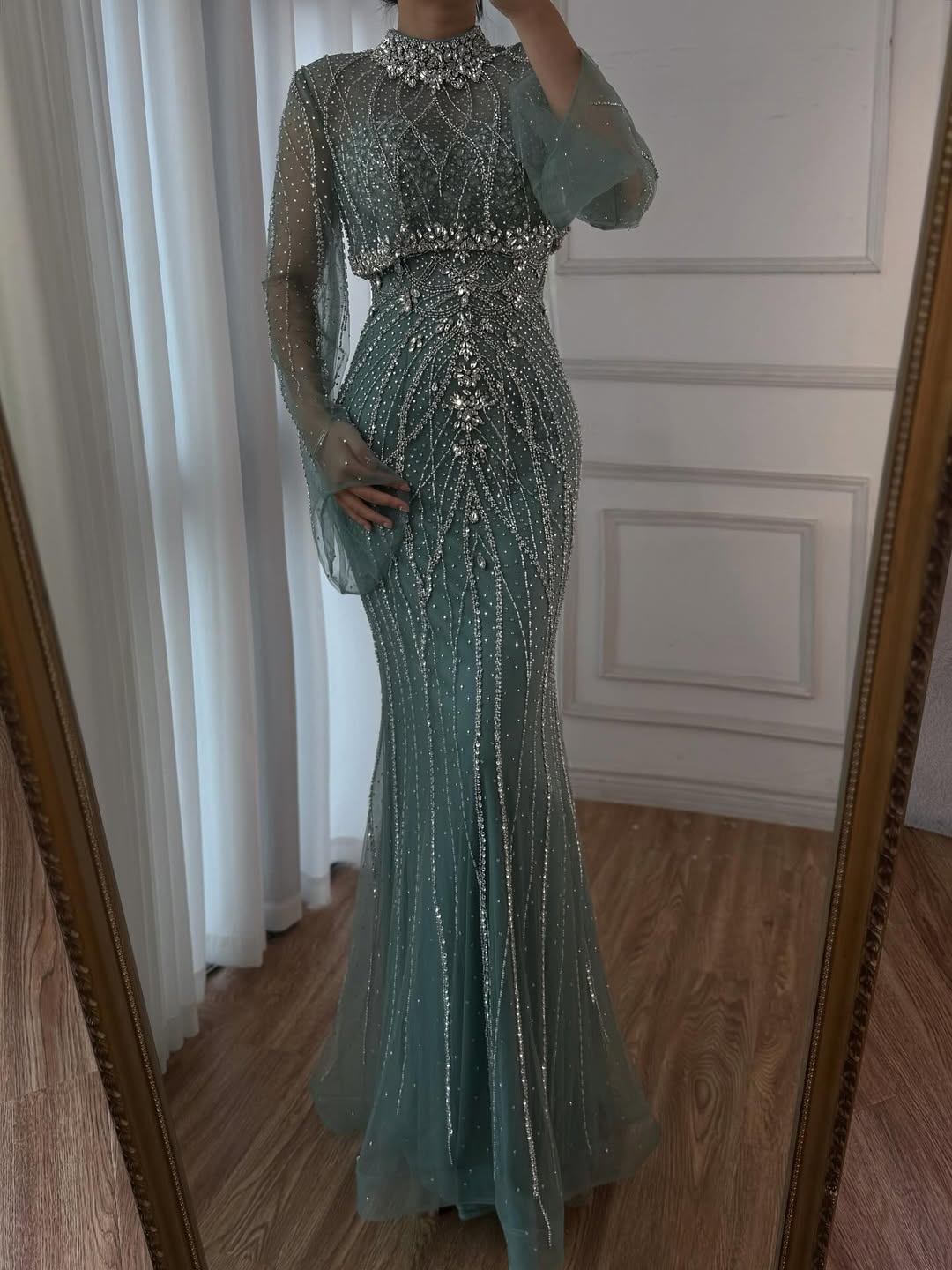 Akaber dress