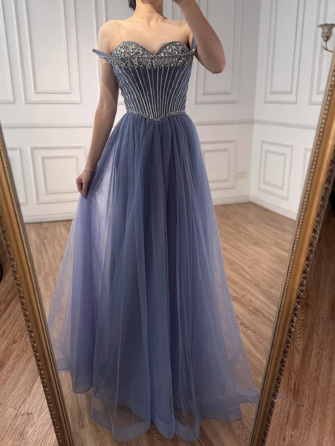 Akaber dress