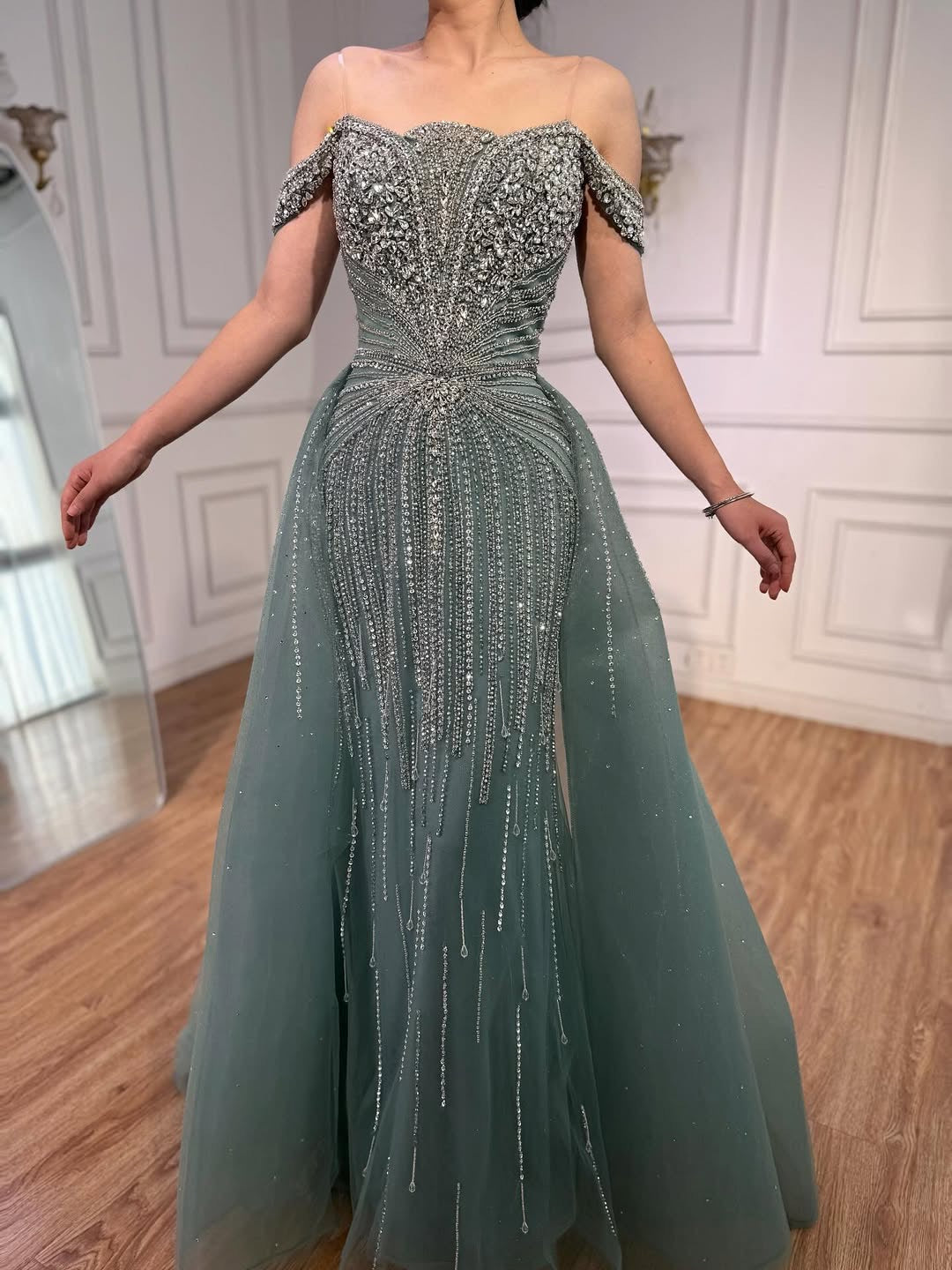 Akaber dress