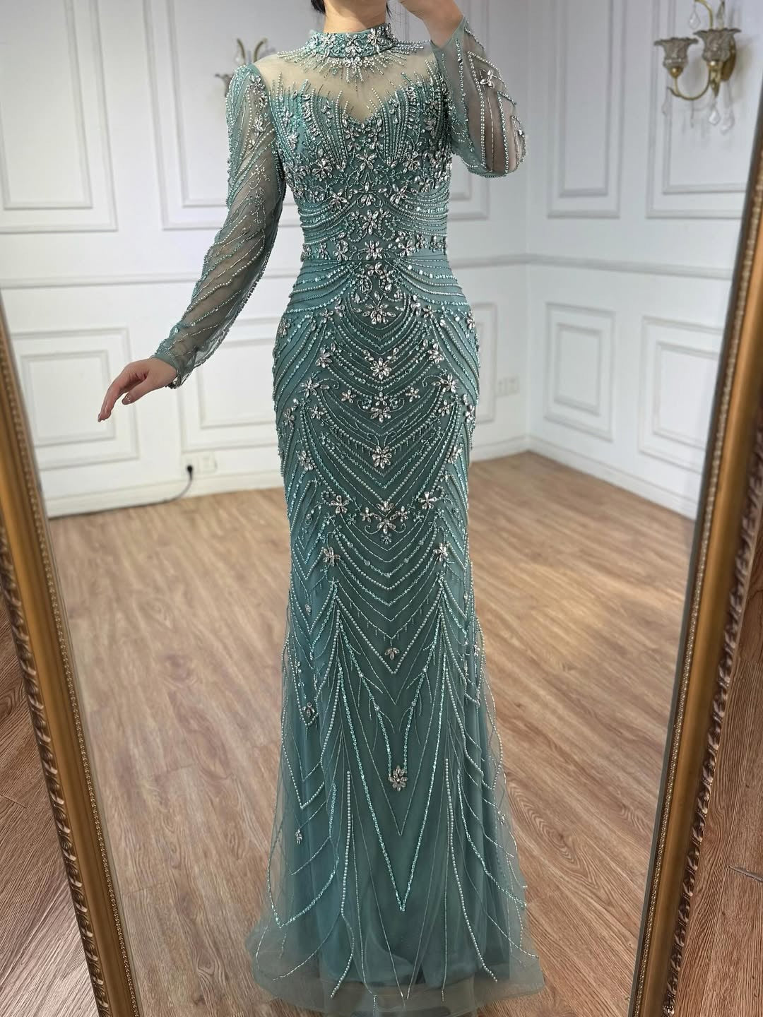 Akaber dress