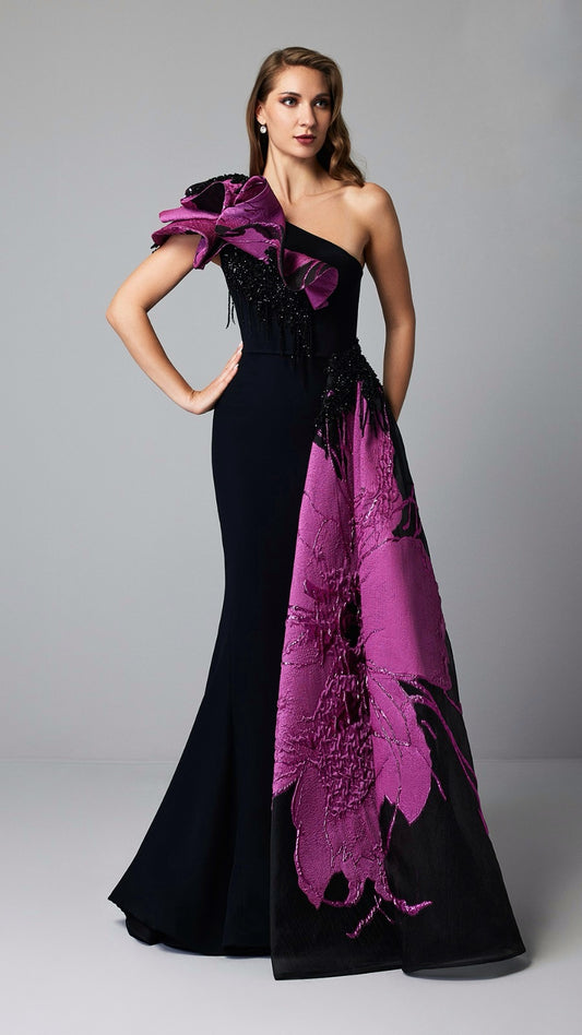 Elegant and captivating dress from the haute couture collection, featuring a unique and exclusive design.