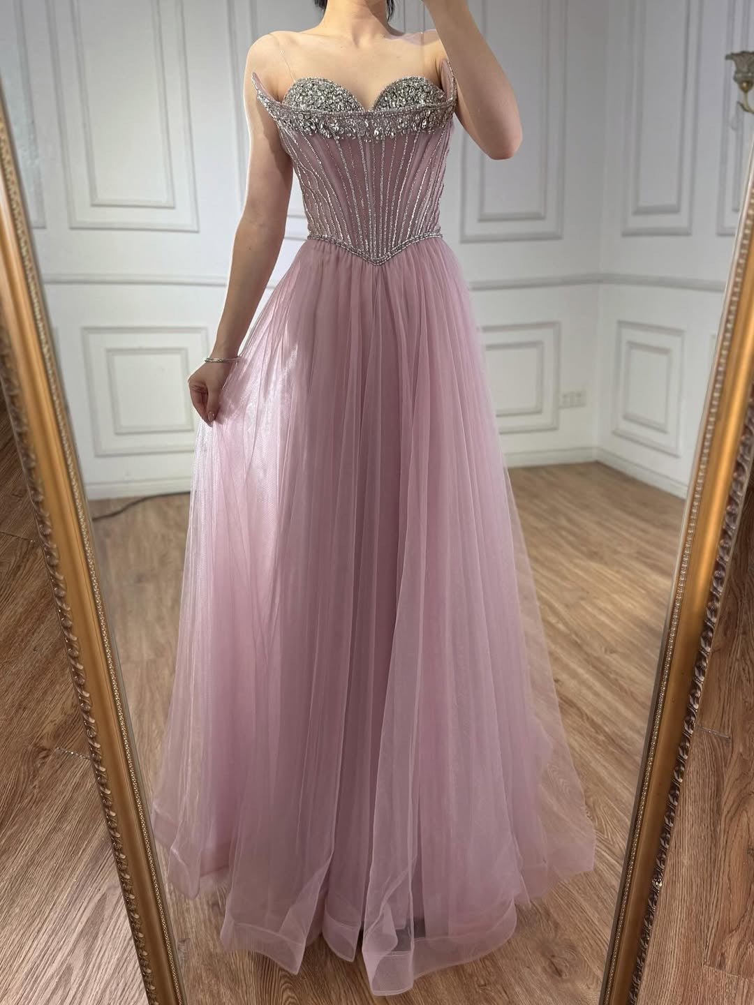 Akaber dress