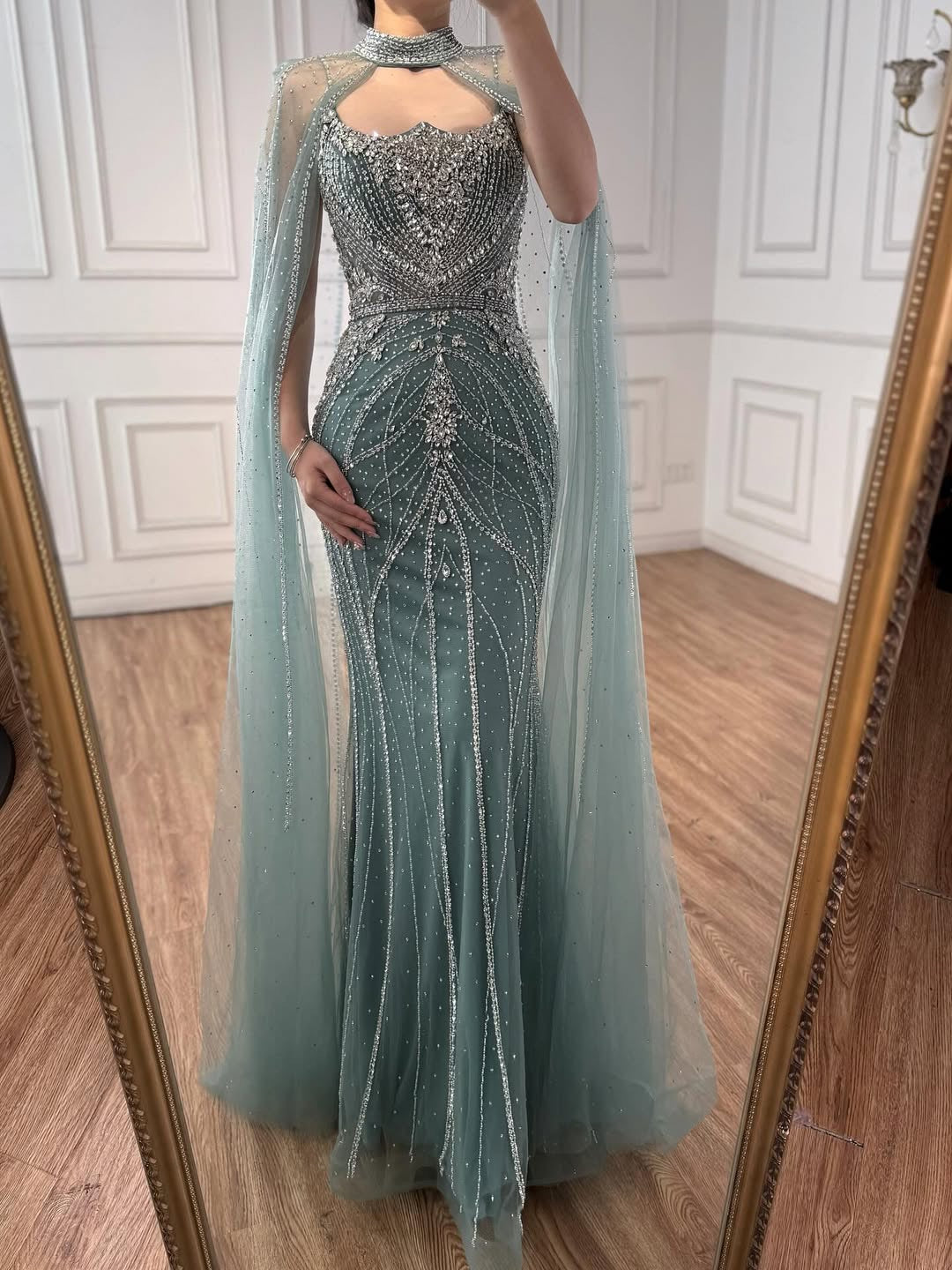 Akaber dress