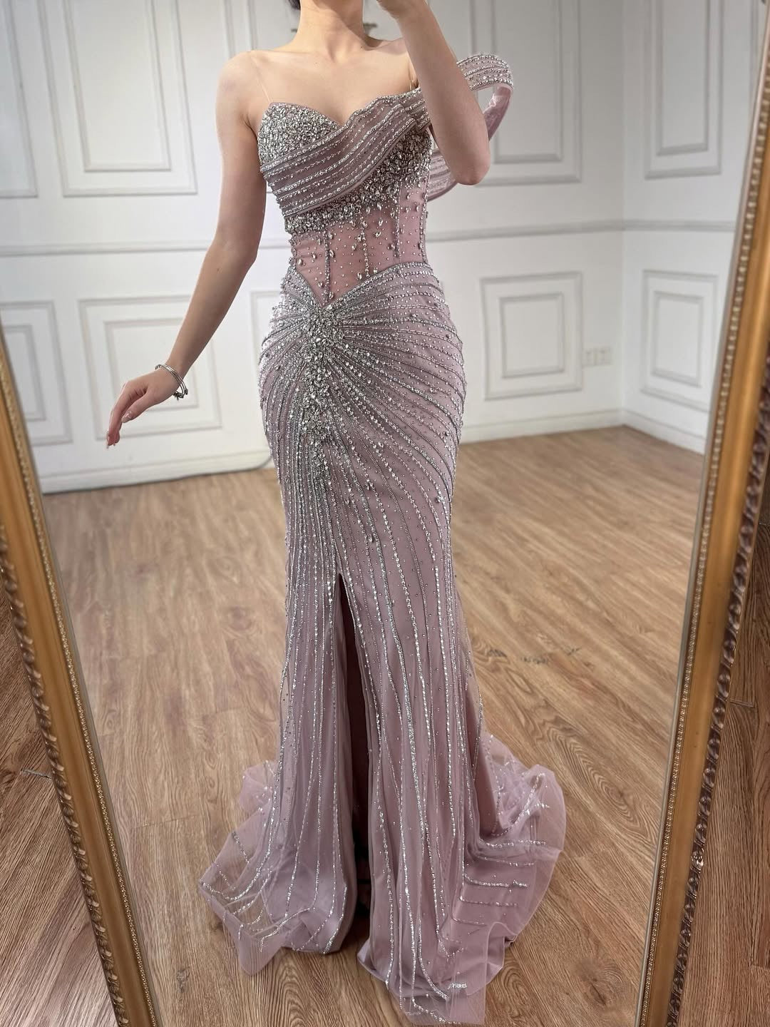 Akaber dress