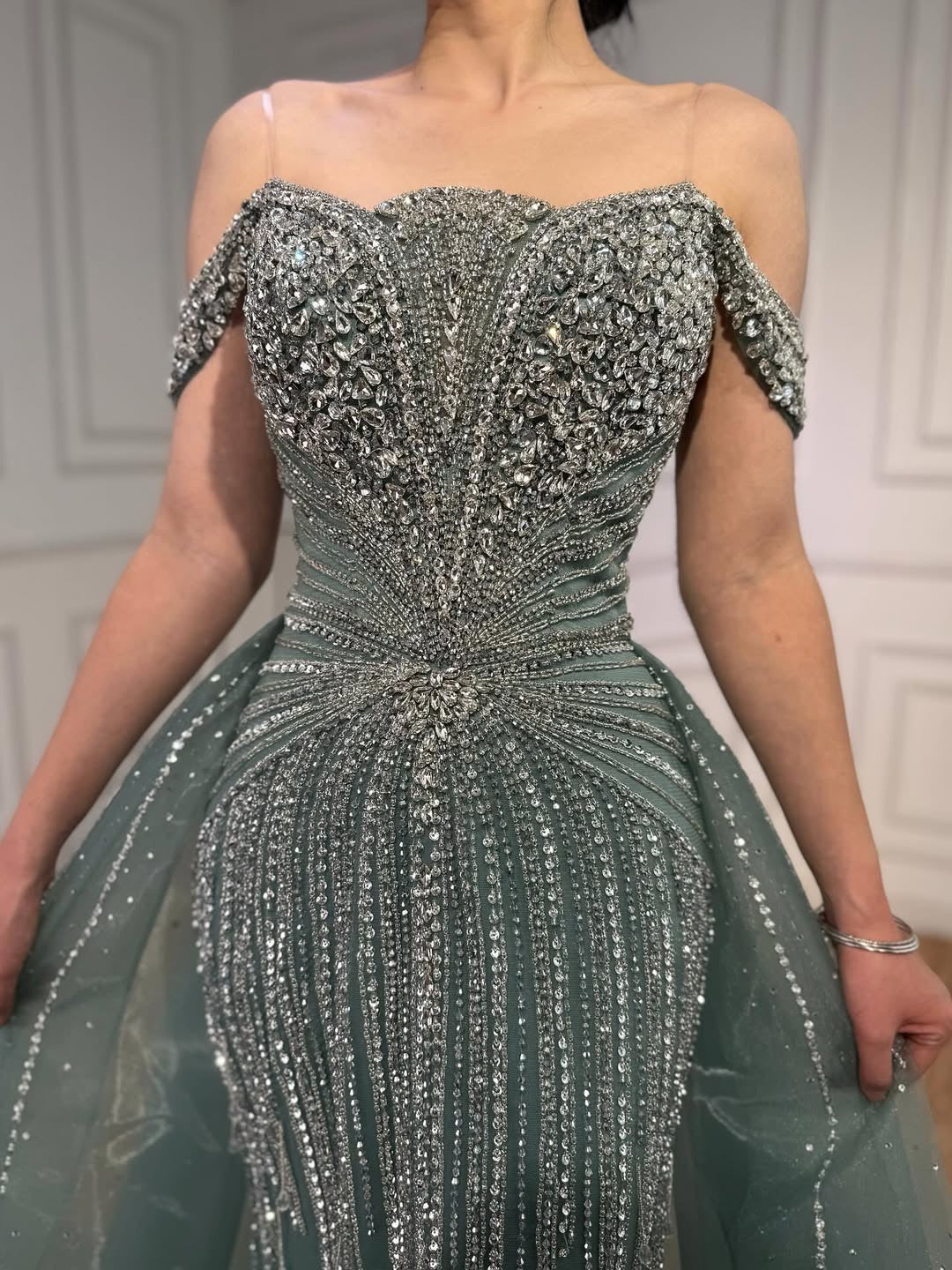 Akaber dress