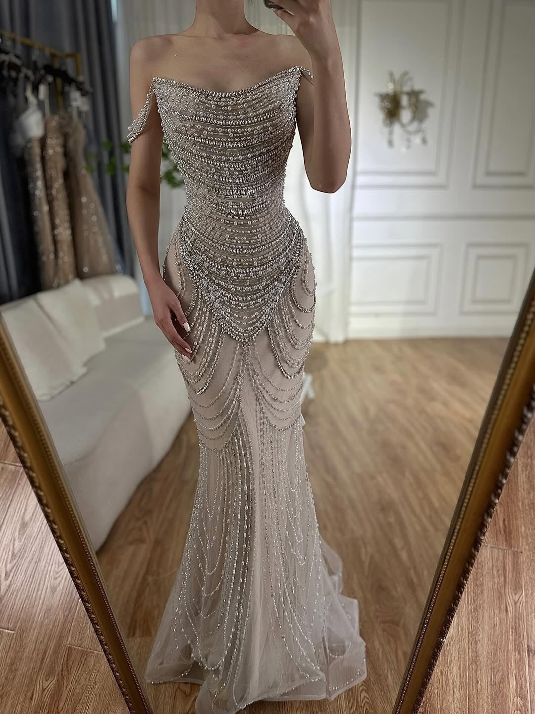 Akaber dress