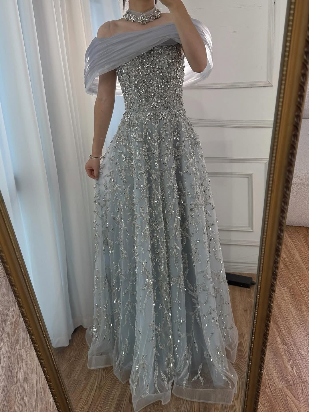 Akaber dress